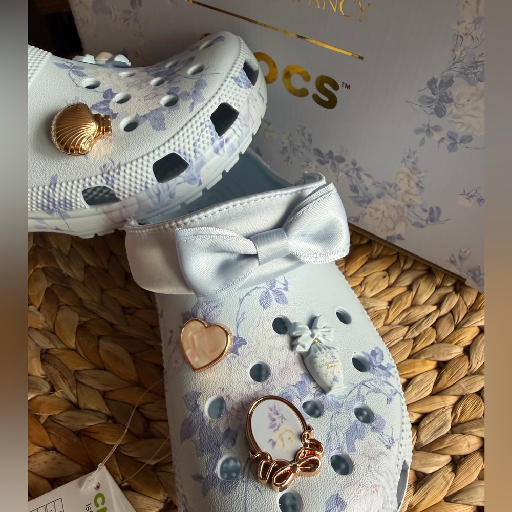 LoveShackFancy x CROCS - Picture 3 of 5